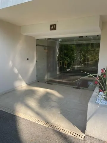 アパート カンヌT2 Avec Terrasse Et Jardinアパートメント