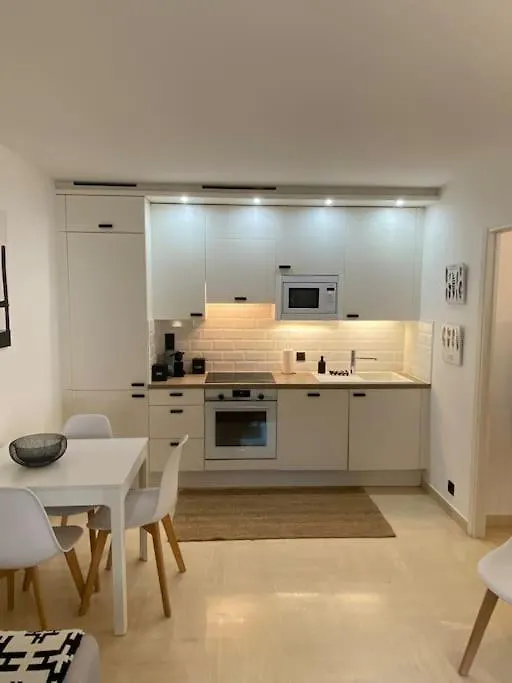 T2 Avec Terrasse Et Jardin Apartment Cannes