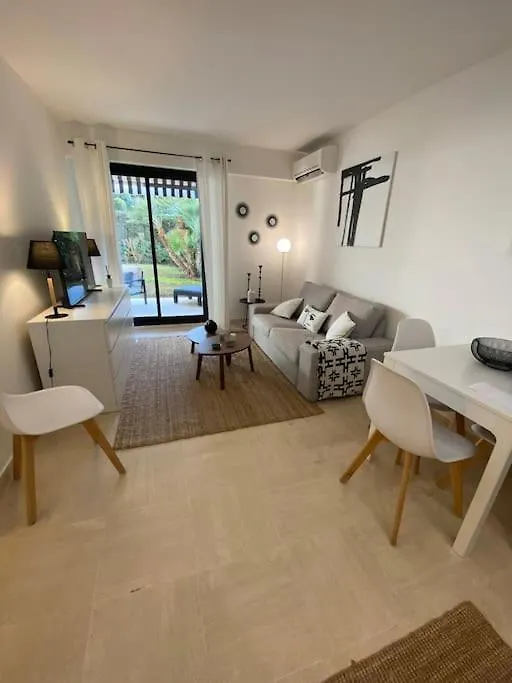T2 Avec Terrasse Et Jardin Apartment Cannes